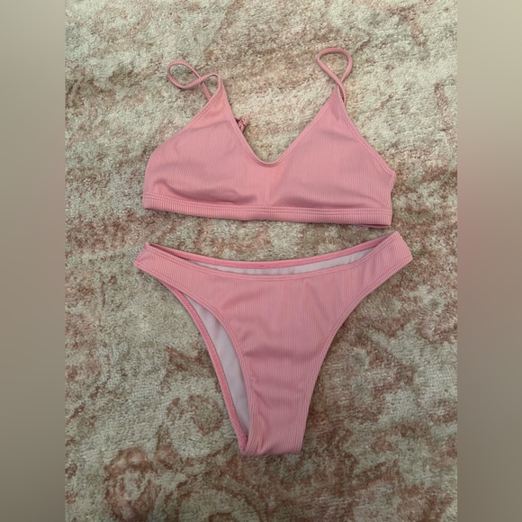 Shein bikini - Picture 1 of 3